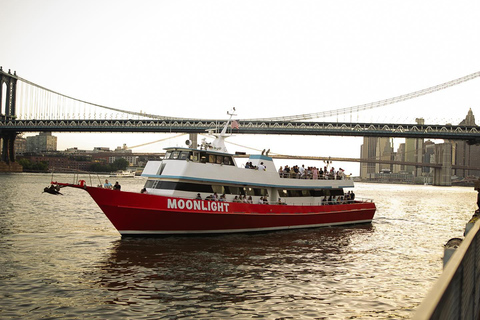 NYC Sunset, Music &amp; Statue of Liberty Sightseeing CruiseZonsondergang in NYC, muziek en rondvaart langs het Vrijheidsbeeld
