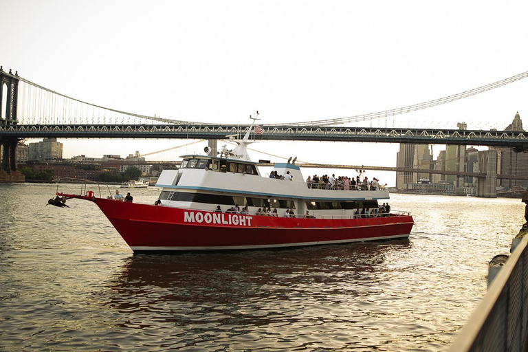 NYC Sunset, Music &amp; Statue of Liberty Sightseeing CruiseZonsondergang in NYC, muziek en rondvaart langs het Vrijheidsbeeld