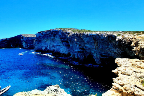 Gozo Unveiled: Guided Hiking in Comino Island