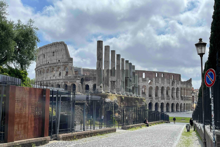 Rome: Colosseum Tour with Fast AccessRome: Colosseum Tour with Skip-the-Line Entry