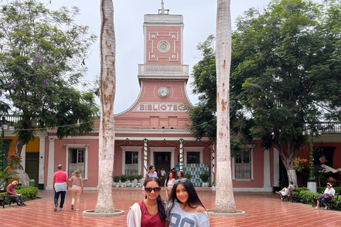 Lima: Private Tour of Barranco, La Herradura, and the Pachacámac Sanctuary