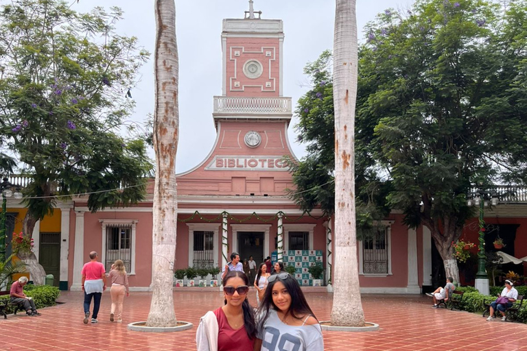 Lima: Private Tour of Barranco, La Herradura, and the Pachacámac Sanctuary