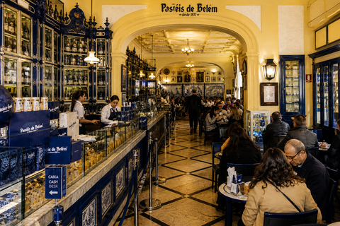 Lisbon: Private Tuk-Tuk Tour – Viewpoints, Alfama & Icons Historic Centre – 2h | €160 per group