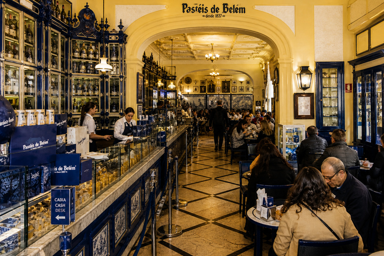 Lisbon: Private Tuk-Tuk Tour – Viewpoints, Alfama & Icons Historic Centre – 2h | €160 per group