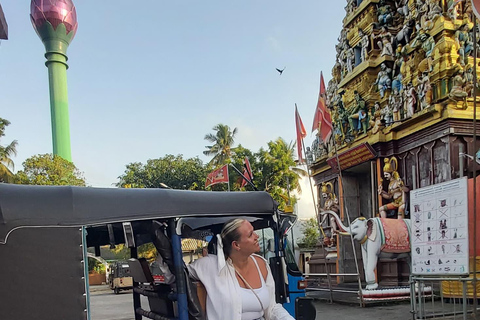 Passeio turístico particular pela cidade de Colombo em Tuk Tuk