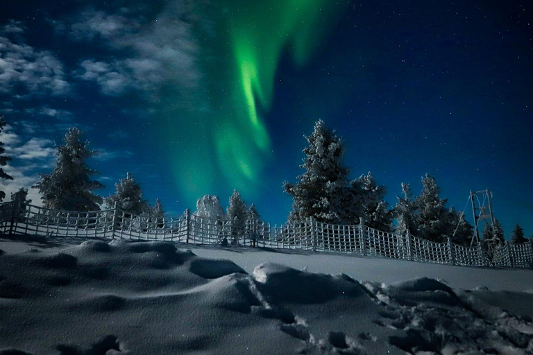Saariselkä,Kakslauttanen: Aurora Hunting & Photography Tour. Private Aurora Hunting & Photography Tour By Minivan