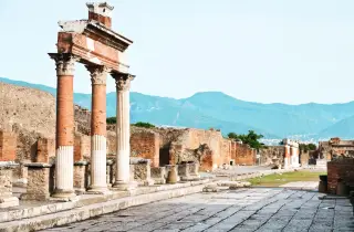 Ab Rom: Ganztagesausflug Pompeji & Amalfiküste