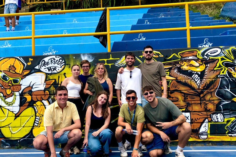 Medellín:Comuna 13 histoire-alimentation-peinture à la bombeTour d'Espagne