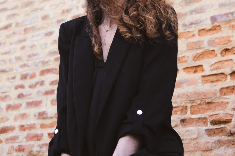 Tarragona: Private Photoshoot for Solo Travelers