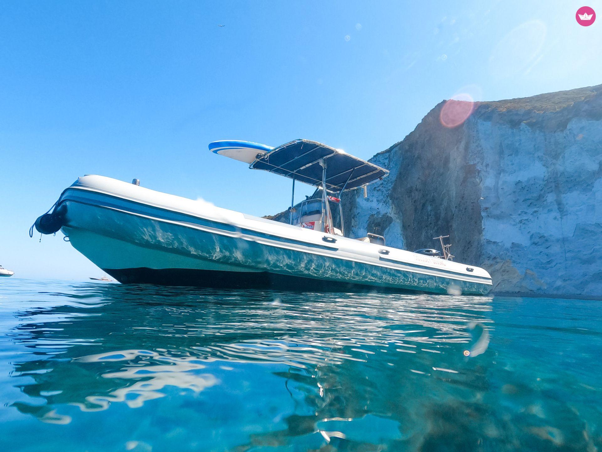 Schlauchbootausflug mit Schnorcheln und Aperitif bei Sonnenuntergang in Ponza