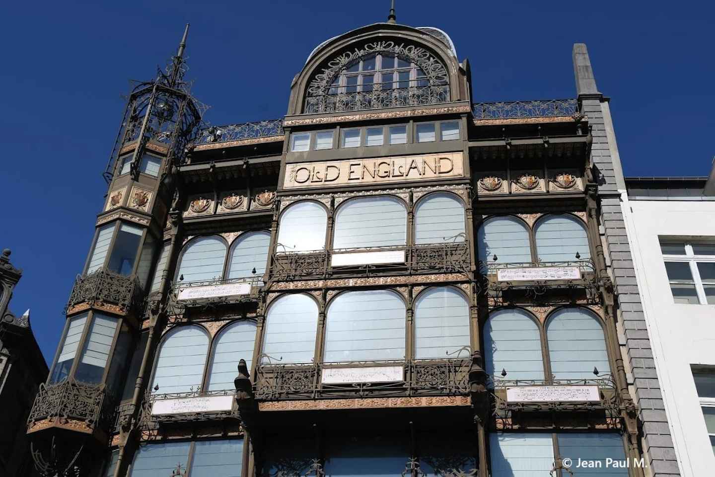 Brussels: Musical Instruments Museum Entry & City Audio Tour