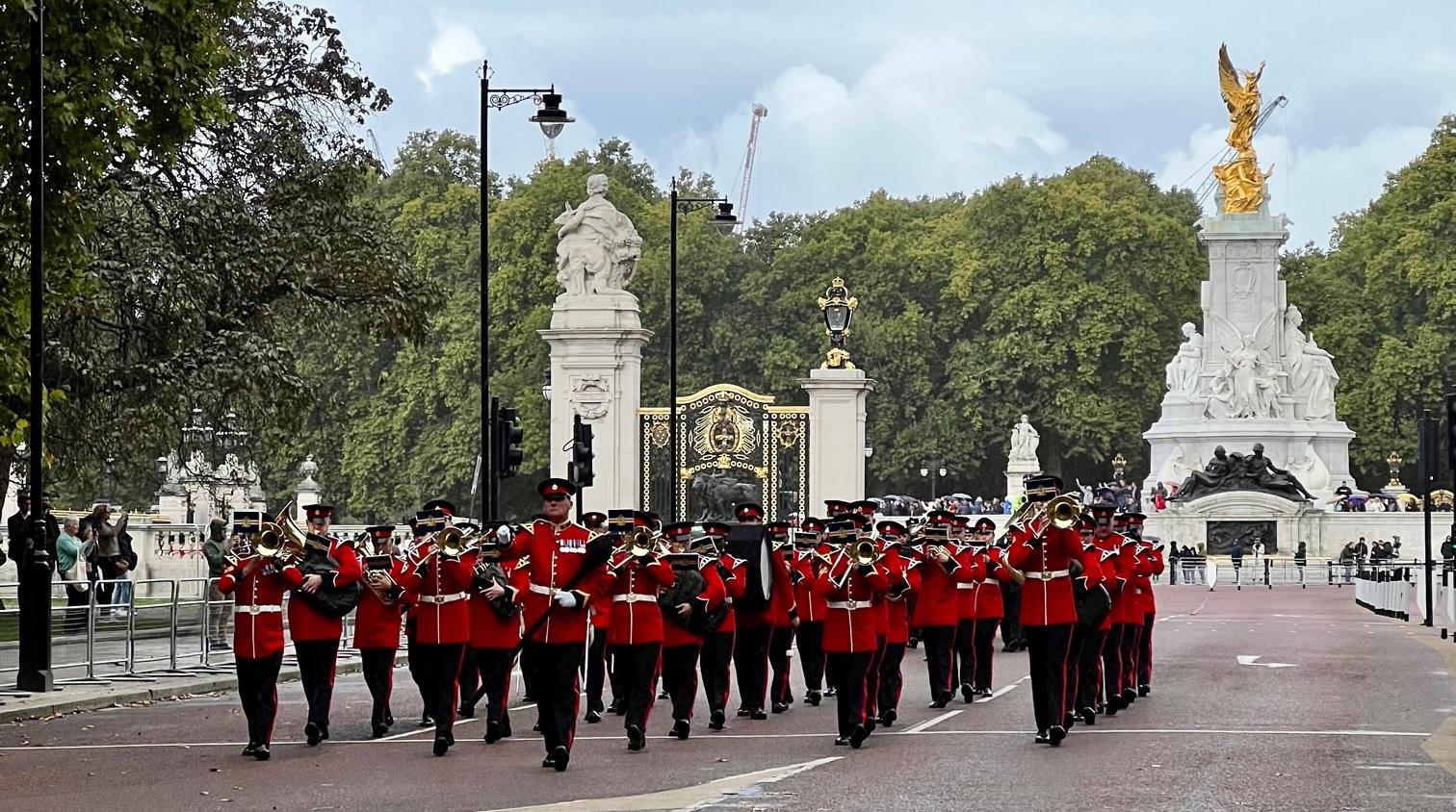 London: Changing of the Guard Group Walking Tour