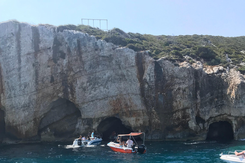 Zakynthos: Navagio Beach and Blue Caves Boat Tour Around Zante by private boat