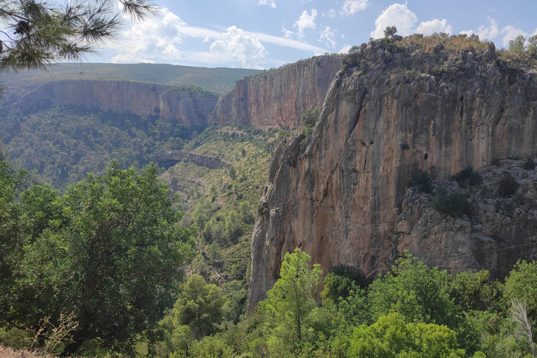 From Valencia: Excursion to Chulilla + hike and kayak tour on the lake From Valencia: Excursion to Chulilla + hike and kayaking tour on the lake
