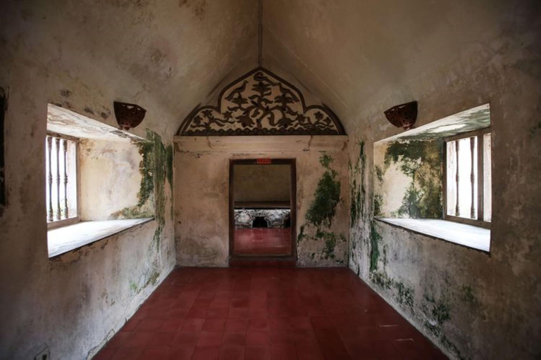 Yogyakarta City Tour; Kraton, Water Castle, Prambanan Sunset