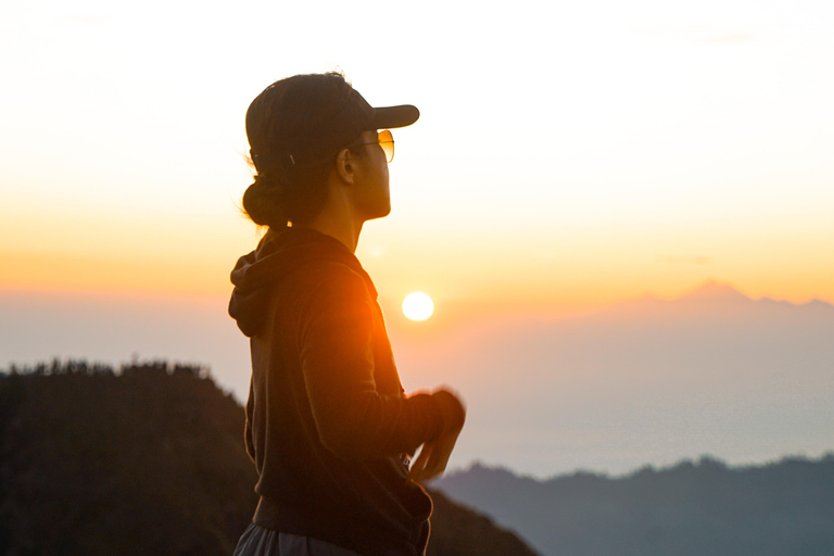 阿邦山徒步旅行阿邦山徒步