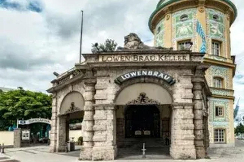 Munich: Brewery Tour with Beer Tasting & Meal at Löwenbräukeller