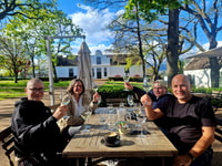 Stellenbosch, Tour de vins quotidiens diffirent en petit groupe en plein groupe - Housity