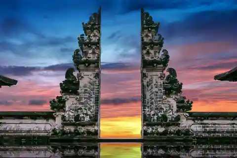 Bali: Cancello del Cielo, Cascata e Ubud Tour All-Inclusive