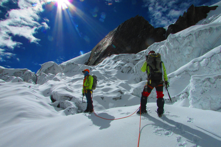 Von Lukla aus: Lobuche East Peak (6.119m) Besteigung