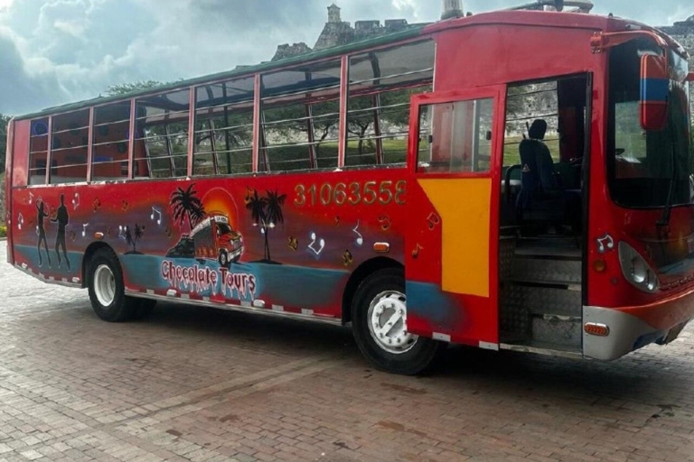 Cartagena: imprezowy autobus Chiva z otwartym barem rumu i dyskoteką!Cartagena: Autobus Chivaparty z otwartym barem z rumem!