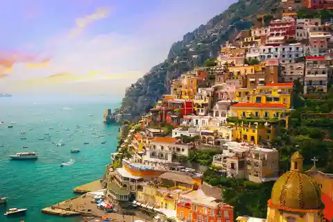 DA NAPOLI: Battello Costiera Amalfitana, con soste ad Amalfi e Positano