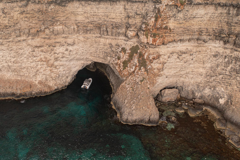 Tour en bateau privé exclusif Lagon bleu, grottes de Comino et Gozo