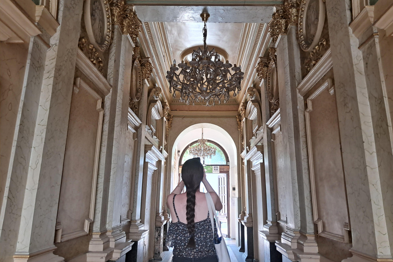 Belgrade: Women's Side of History Walking Tour with Coffee