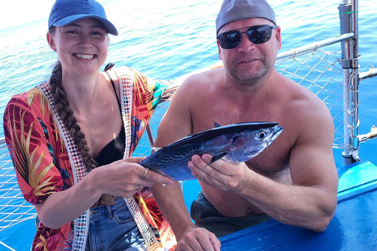 Rodas: Excursión de pesca, snorkel, barbacoa y guía profesional