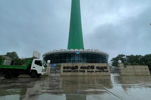 Tour de la ciudad en tuk tuk por Colombo (entradas y comida incluidas)Tour de la ciudad de Colombo en tuk con guía privado (todo incluido)