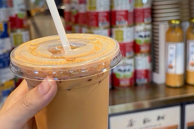 Hong Kong: Wan Chai Private Walking and Food Tour