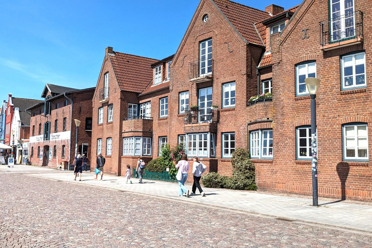 Husum: Cidade Antiga Romântica e Porto Tour guiado por você mesmo