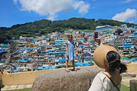 Un completo tour en grupo reducido por Busan con un guía titulado