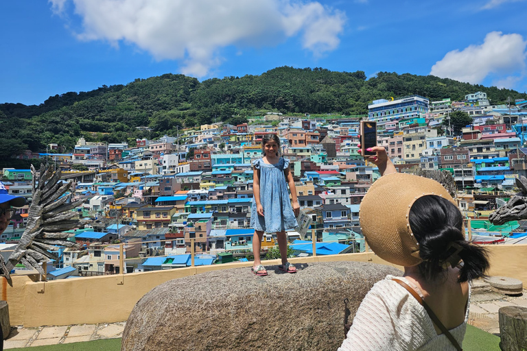 Un completo tour en grupo reducido por Busan con un guía titulado