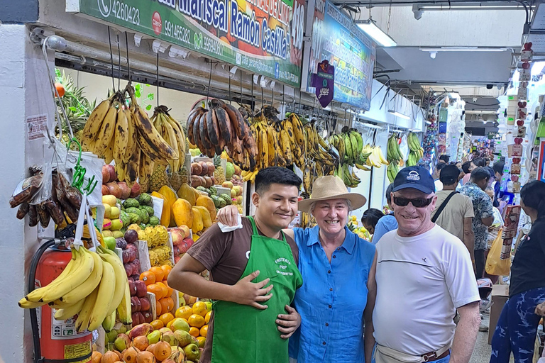 Lima: City Walking Tour with Catacombs and Fruit Tasting