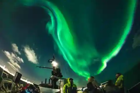 Reykjavik: Norrsken guidad tur med båttur med foton