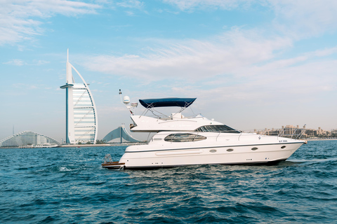 迪拜：私人游艇巡航（可选配美食套餐）3小时游船之旅