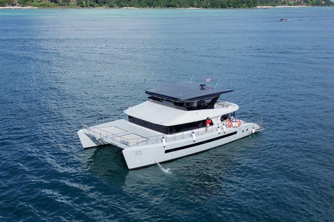 Phuket: James Bond Isl, Canoeing & Sunset Dinner by Yacht Day Trip with Shared Transfer excluding National Park Fee