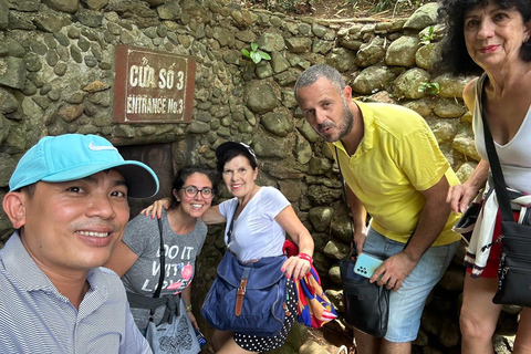 Hue nach Vinh Moc Tunnel, DMZ Tour mit privatem FahrerHue - Vinh Moc Tunnel, DMZ Tour mit privatem Fahrer