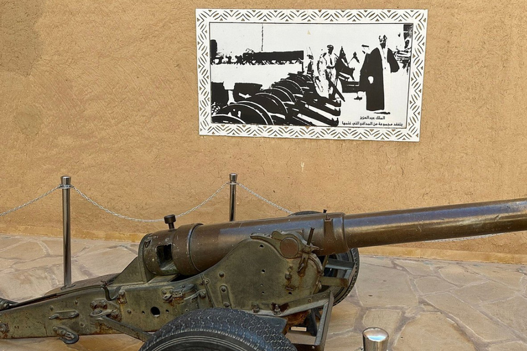 Riade: visita guiada à Fortaleza e ao Museu de MasmakRiade: visita guiada ao Forte e Museu de Masmak