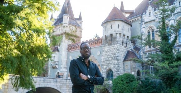 Budapest: Magical Dawn, Golden Hour & Sunset Castle Shoot