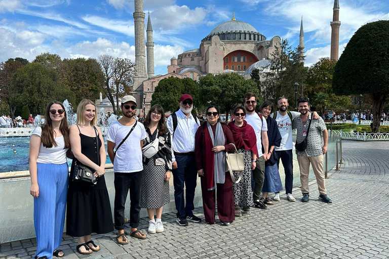 Istambul: excursão sem fila aos tesouros secretos com almoçoPasseio a partir do ponto de encontro