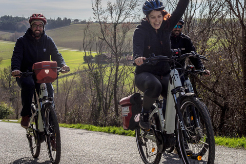 Scenic E-Bike Ride to a Hilltop Village from Toulouse