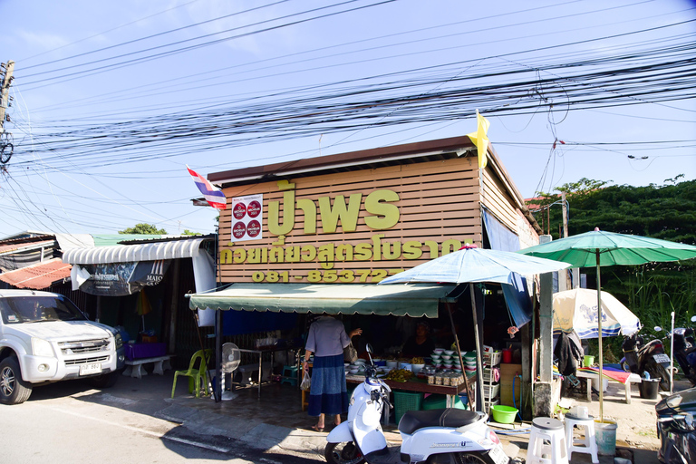 Ayutthaya : Street Food Tour with Hotel Pickup and Guide