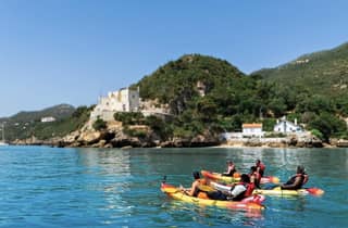 Lissabon: Kajak im Naturschutzgebiet Arrábida & Schnorcheln an einem unberührten Strand / Abholoption
