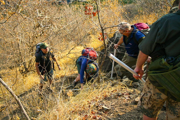 Von Victoria Falls aus: Batoka-Wanderung &amp; Ndebele-Dorf-Tour