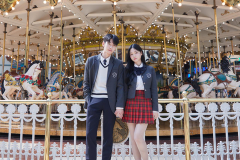 Seoul: Lotte World 1 Day Pass + Korean School Uniform Rental [Group of 3 persons]