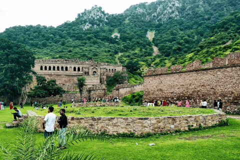 Jaipur: Chand Baori & Bhangarh Fort Private tour