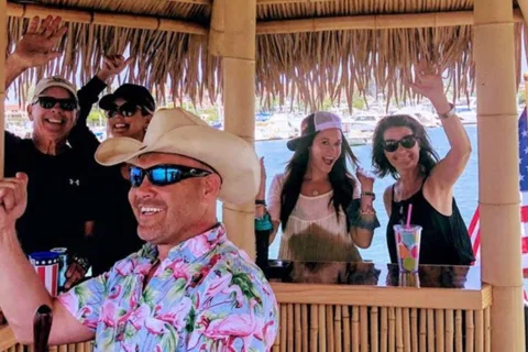 Praia de Clearwater: Cruzeiro particular em um barco Tiki - Eventos especiais