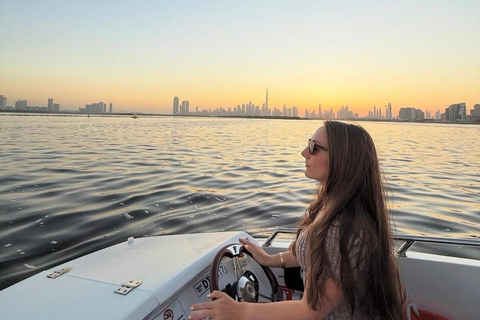 Dubai: Self-Drive Boat Tour in Creek Harbour - 5 Pax Dubai: Self-Drive Boat Experience in Creek Harbour - 5 Pax
